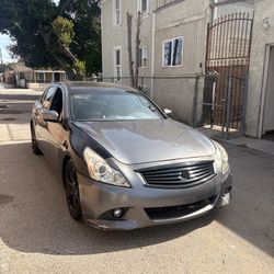 INFINITI G37 2012
