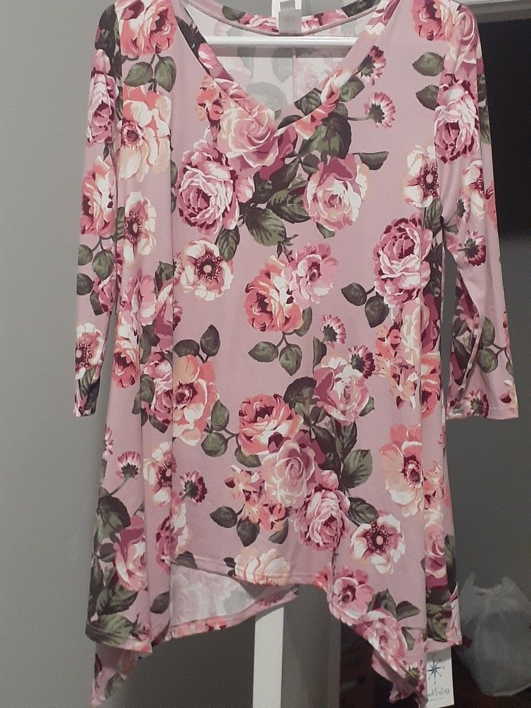 HoneyMe Gabby Small Woman’s Tunic Top Roses Pink 3/4 Sleeve Ruffle