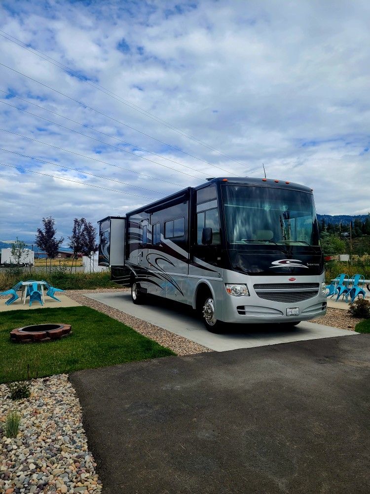 2012 Winnebago Sightseer 33C