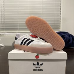 Brand New Hello Kitty Adidas Sambae Size 6.5W/5M