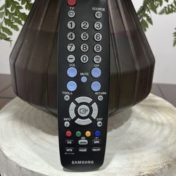 Original Samsung TV Remote BN59-00678A Genuine OEM Untested