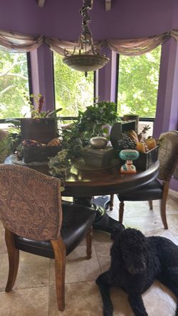 Round Pedestal Dining Table with Chairs