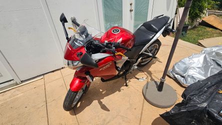 Honda CBR250R + Full Gear – Ready to Ride – $3,850