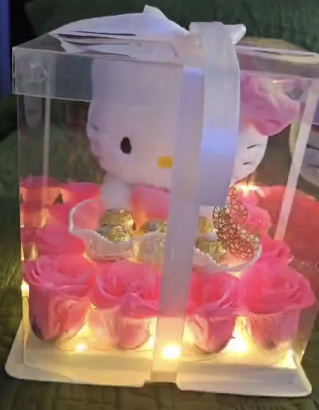 Hello Kitty Valentiene’s Arrangement