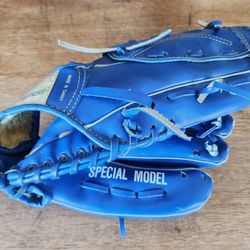 Baseball Mitt / Small / Little Leage