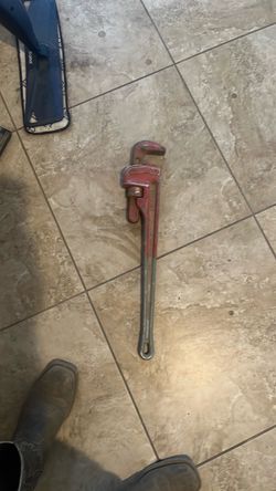 Rigid 24 inch pipe wrench