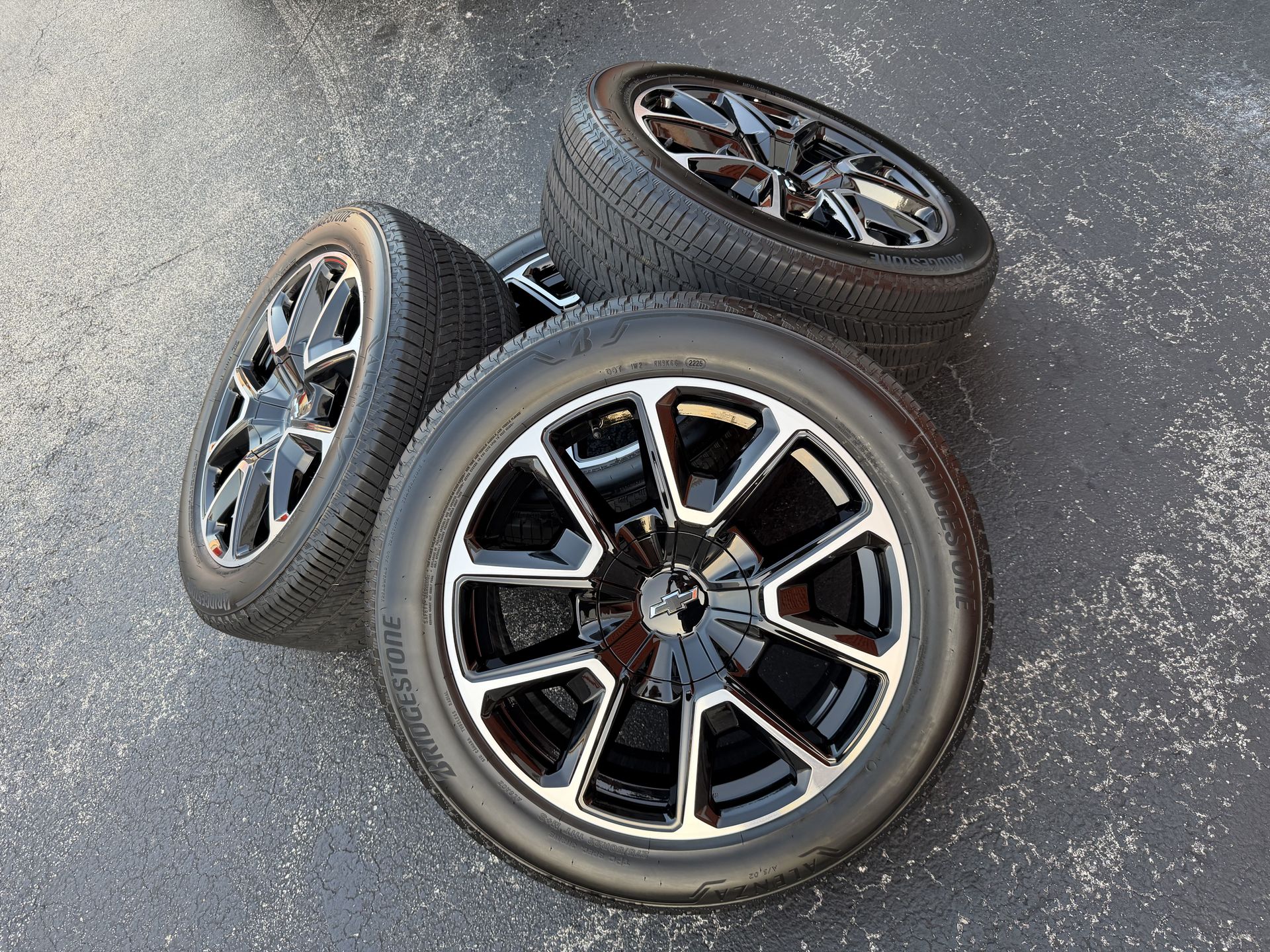 CHEVROLET TAHOE RST 2025 WHEELS AND TIRES