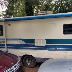 1991 Southwind Rv . Runs . Drives . Newly Remodeled As Well 