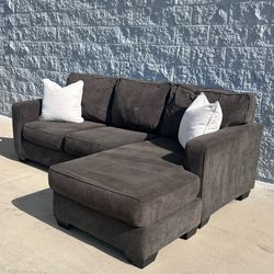 Ashley Sectional w/chaise