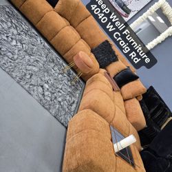 ✨️ Sectional Sleeper 🌟 Furniture Queen Bedrooms, Dining Avail 