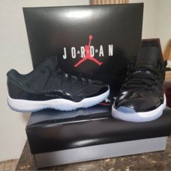 Jordan 11 Low Space Jame Size 9