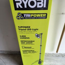 Ryobi TriPower Tripod LED Light