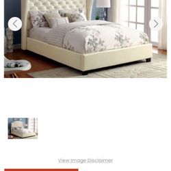 Bed, 2 nighstand, dresser and mirror (queen size bed)