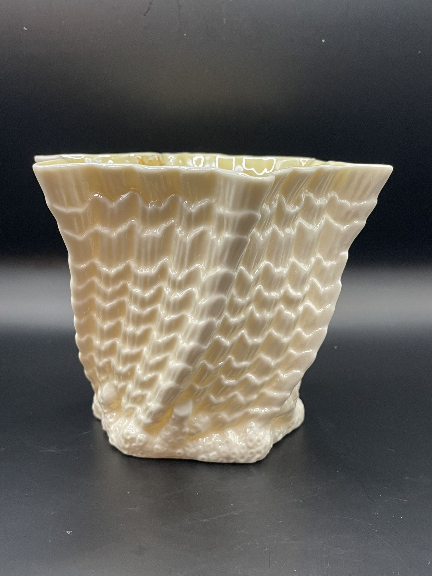 Vintage Belleek Ireland Limpet Shell Vase/ Flower Pot Pearlescent Luster 4.25"