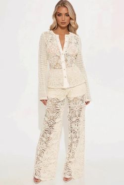 Women Crochet Beach Outfit / Traje