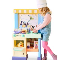 🎁 $90 Bluey Cook With Chef Bluey Kitchen Playset 22 Sounds & Phases🆕Z9