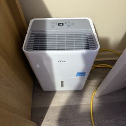 TCL 25 Pint Dehumidifier (hardly Used)