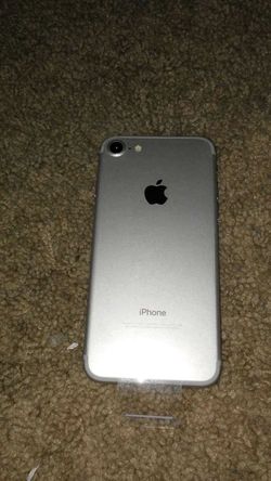 IPHONE 7 still in box BRAND NEW