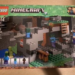 Lego Minecraft Zombie Cave Set Partly Opened But Complete  