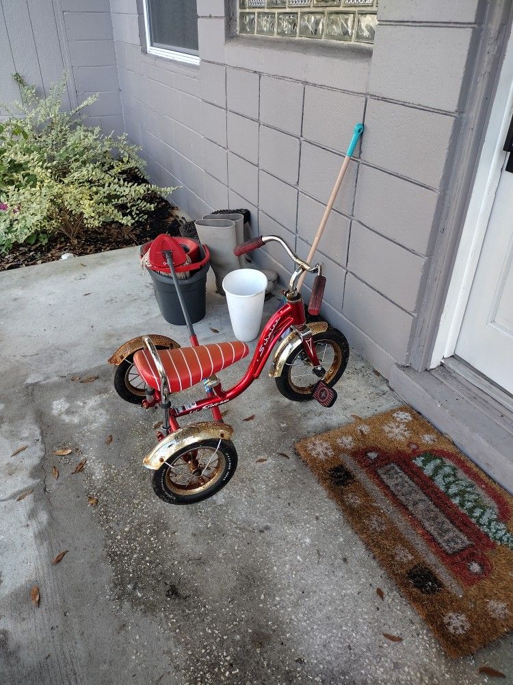 Schwinn Stingray Tricycle