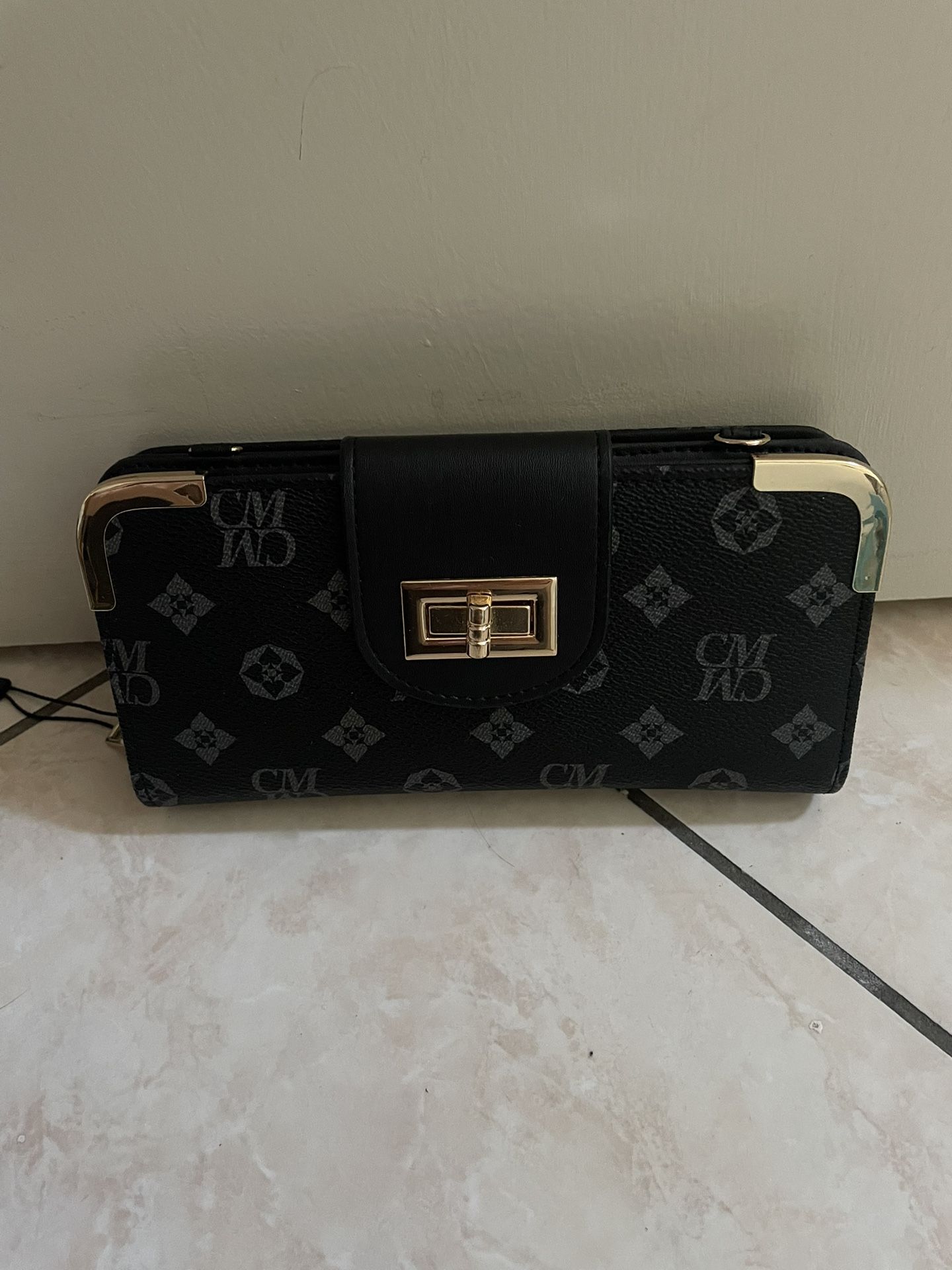 Wallet With Chain