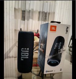 JBL Flip 6 Portable Waterproof Speaker