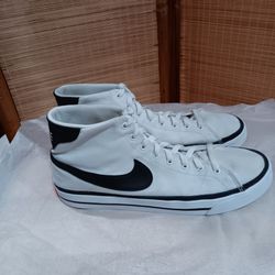 Nike Court Legacy