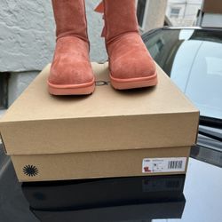 Pink Uggs Size 9