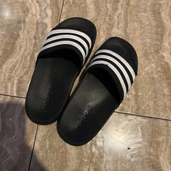 Adidas black slide kids size 2