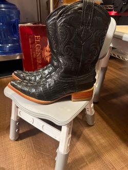 Leather black boots