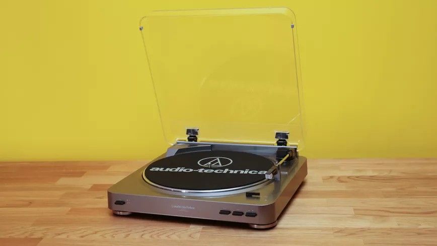 Audio Technica AT-LP60 Fully Automatic Stereo Turntable System