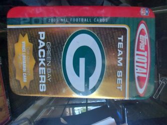 GREEN BAY PACKERS SEALED TIN TEAM SET