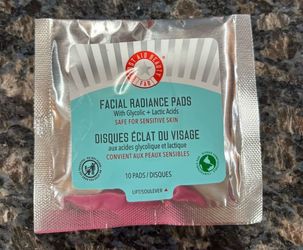 NEW FIRST AID BEAUTY FACIAL RADIANCE PADS $4!!