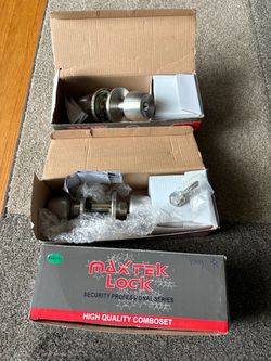 2 Maxtek Lock Combo Sets (All same key) and Extra Knob ….see pic
