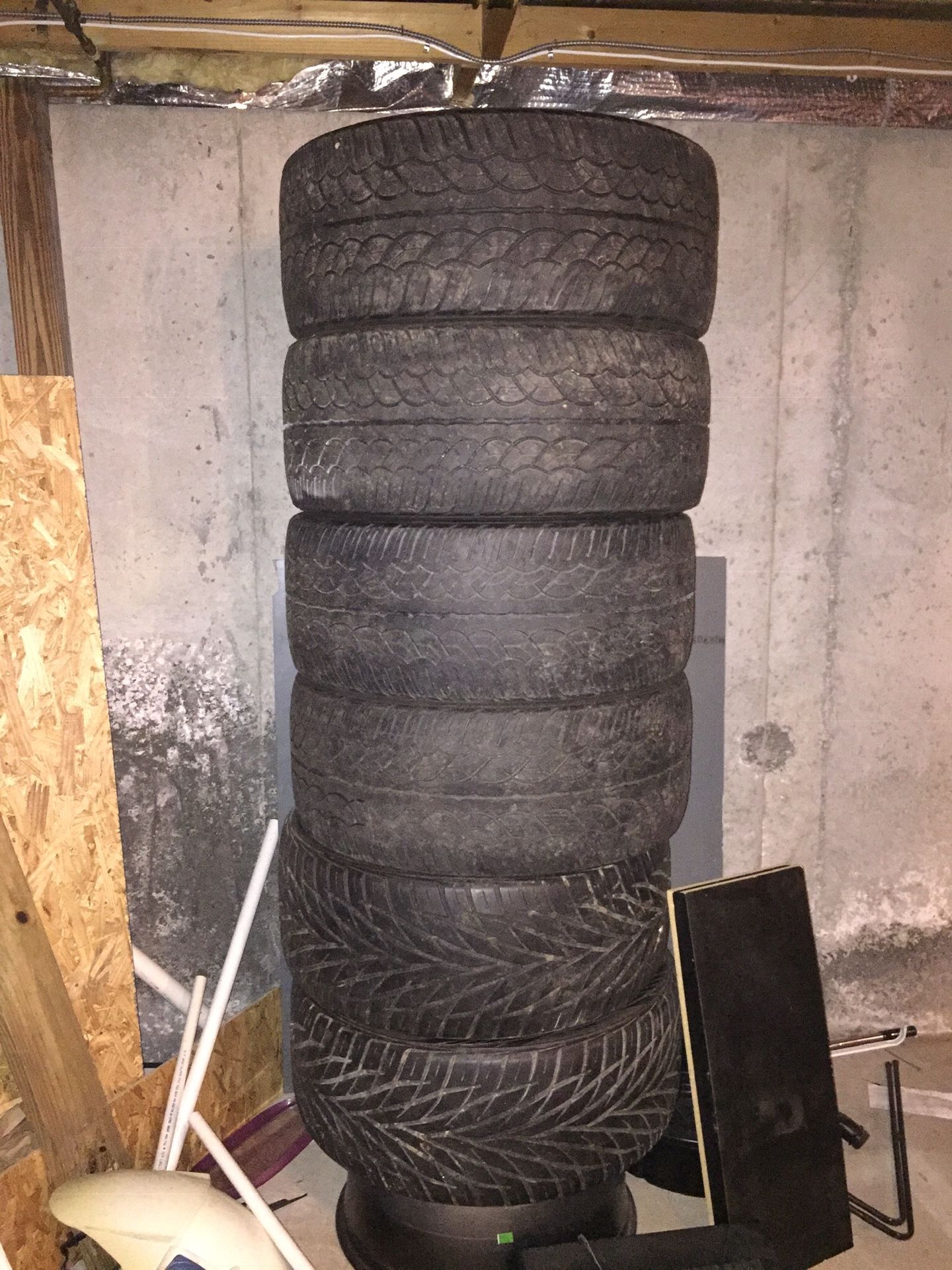 285/35/22 tires