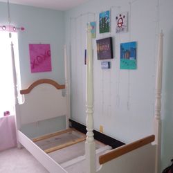 Twin Poster Bed