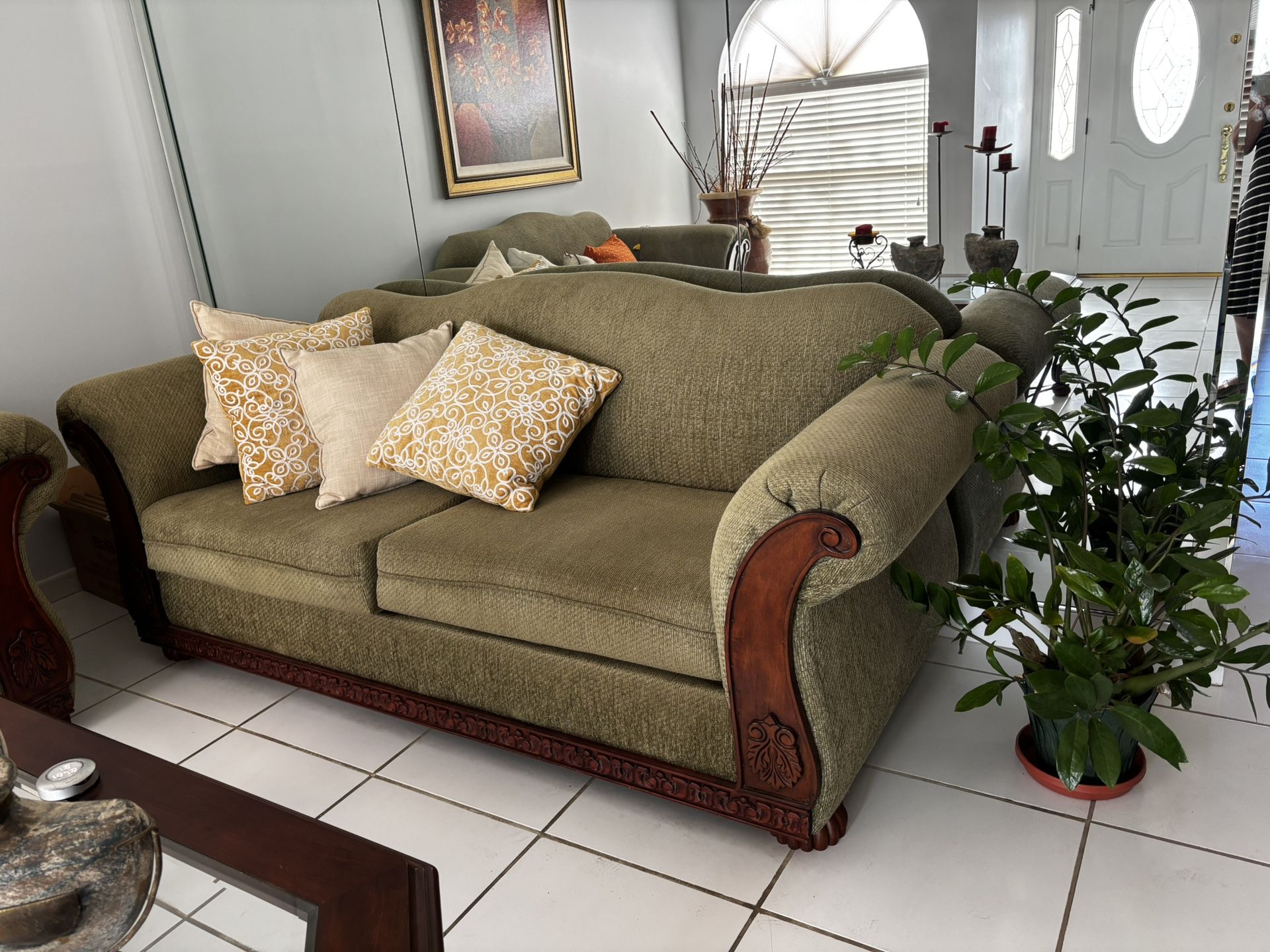 Sofa and loveseat set. Perfect condition from a house with no children and no pets. Sofa and loveseat set. Perfect condition from a house with no chil