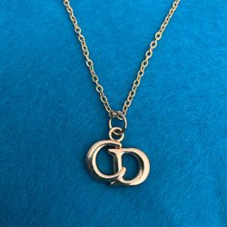 LUXURY CHARM NECKLACE 