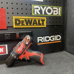 Milwaukee M12 12V Lithium-lon Cordless 3/8 in. Drill/Driver (Tool-Only) 