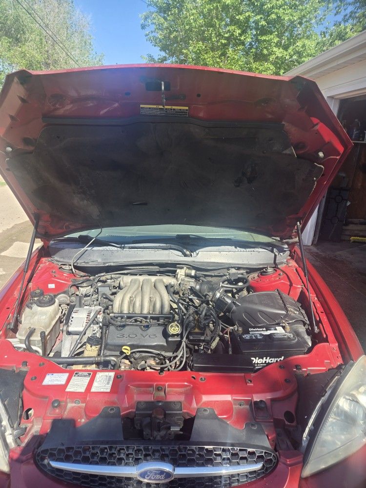 2000 Ford Taurus