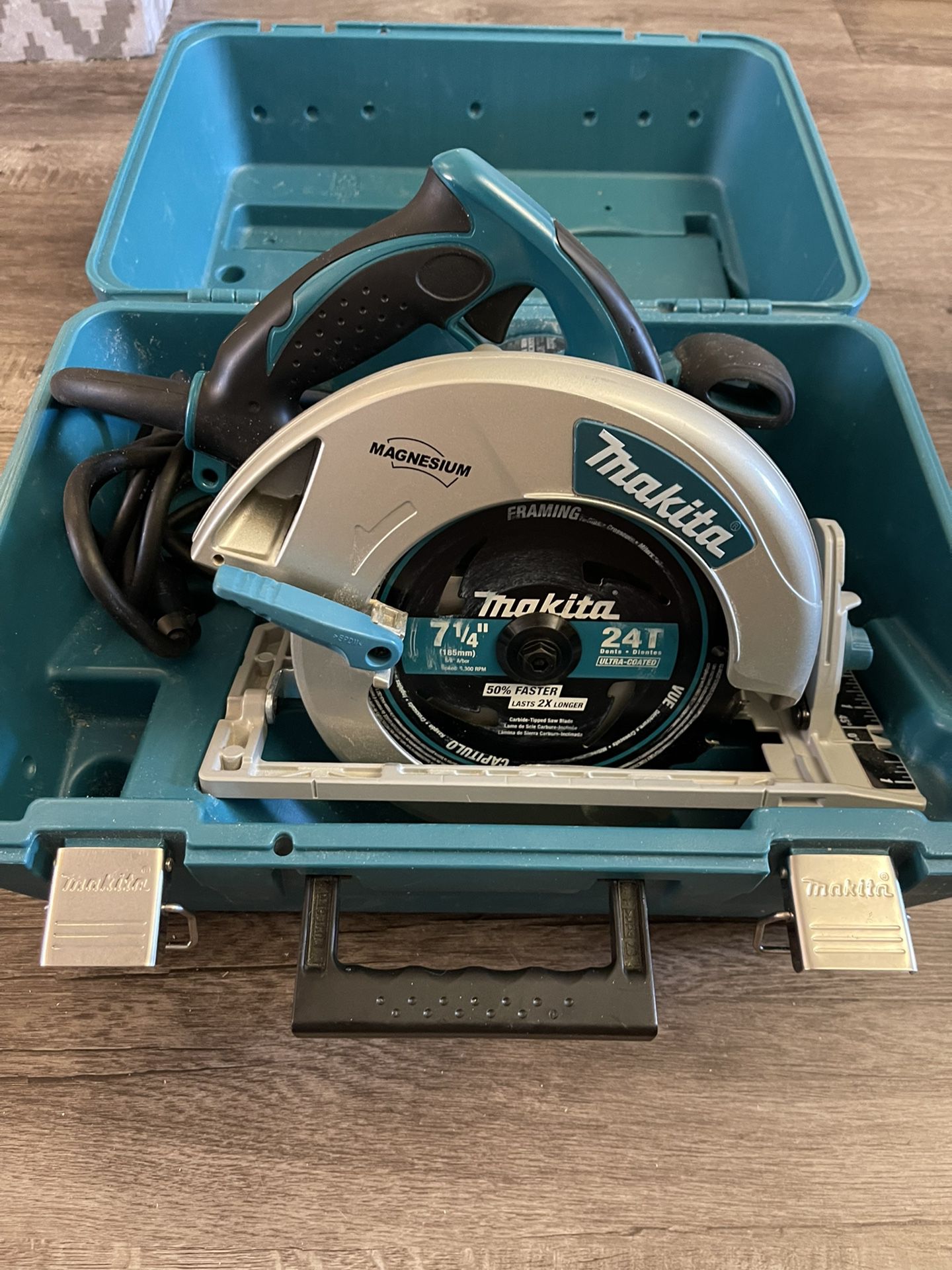 Makita 5007Mg Magnesium 7-1/4-Inch Circular Saw for Sale in Los Angeles, CA  OfferUp