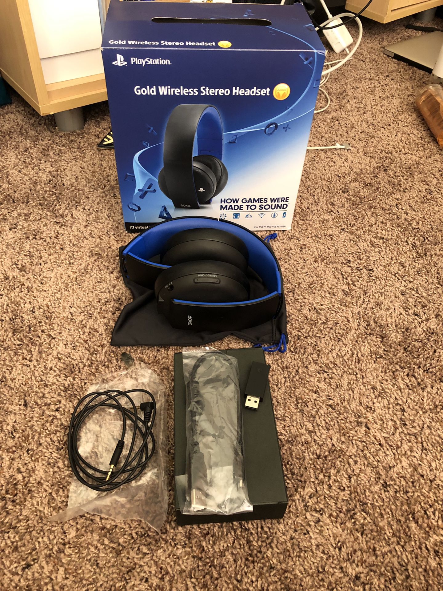 Gold Wireless PlayStation Stereo Headset