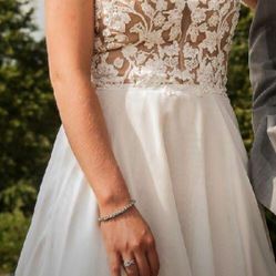 Wedding dress and veil