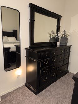 Solid Wood Queen Bedroom Set + Vanity