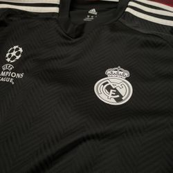 Real Madrid Shirt Size S