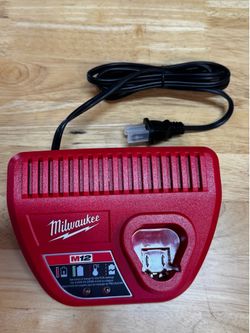 Milwaukee M12 Charger