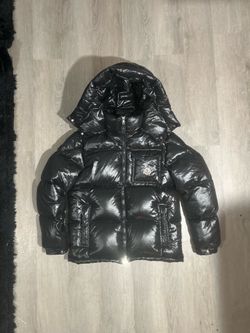 Moncler Montbeliard Hooded Short Down Jacket
