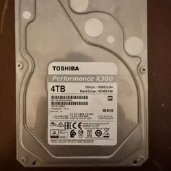 Toshiba X300 (HDWE140) 4TB 3.5" 64MB Cache 7200RPM SATA 6.0Gb/s Hard Drive