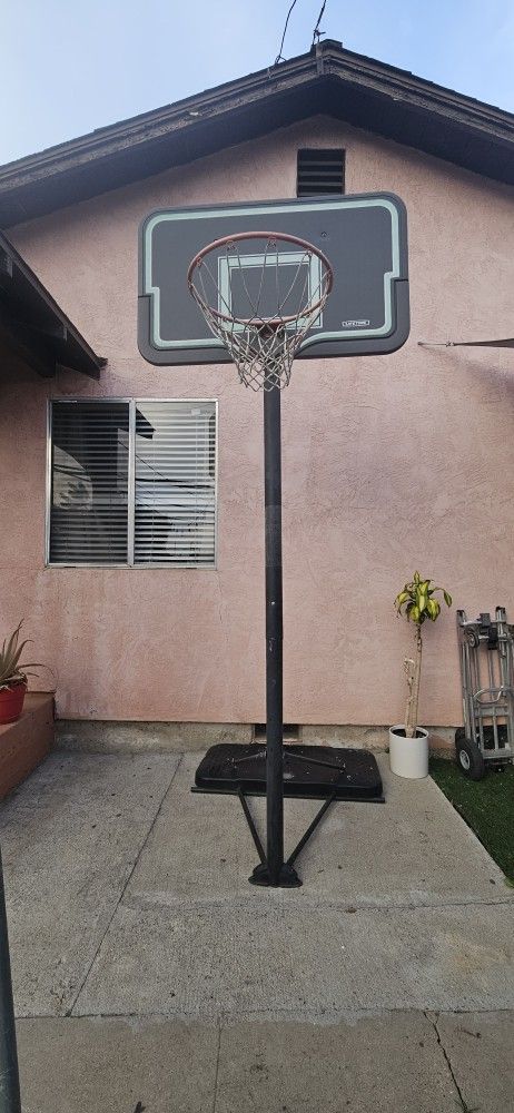 basketball hoop