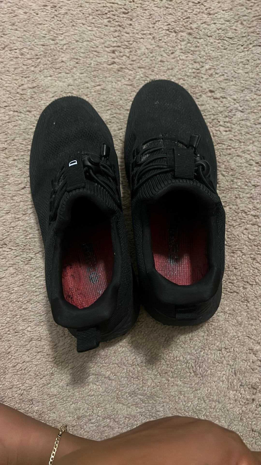 Slip resistant work shoes